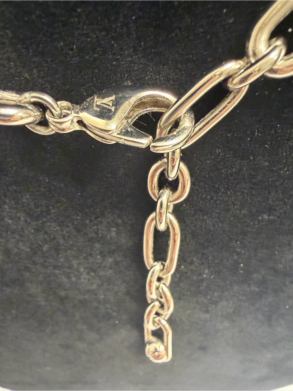 NWOT- Louis Vuitton Midnight Pearl Choker (Model #M02870 OB5204) - Picture 7 of 7